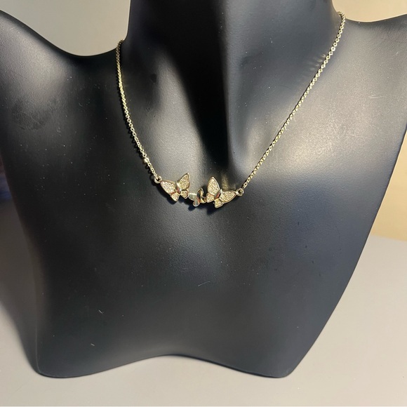 Jewelry - Elegant Gold Butterfly Necklace